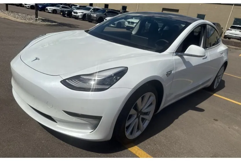 2020 Tesla Model 3 Long Range photo 1
