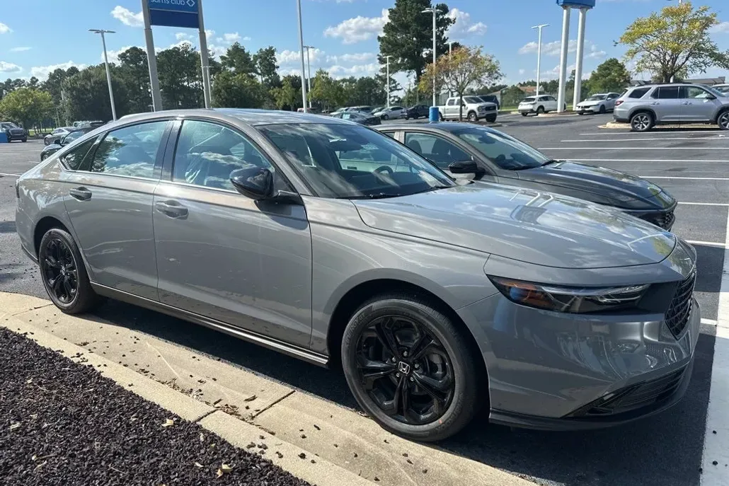 2025 Honda Accord SE photo 1