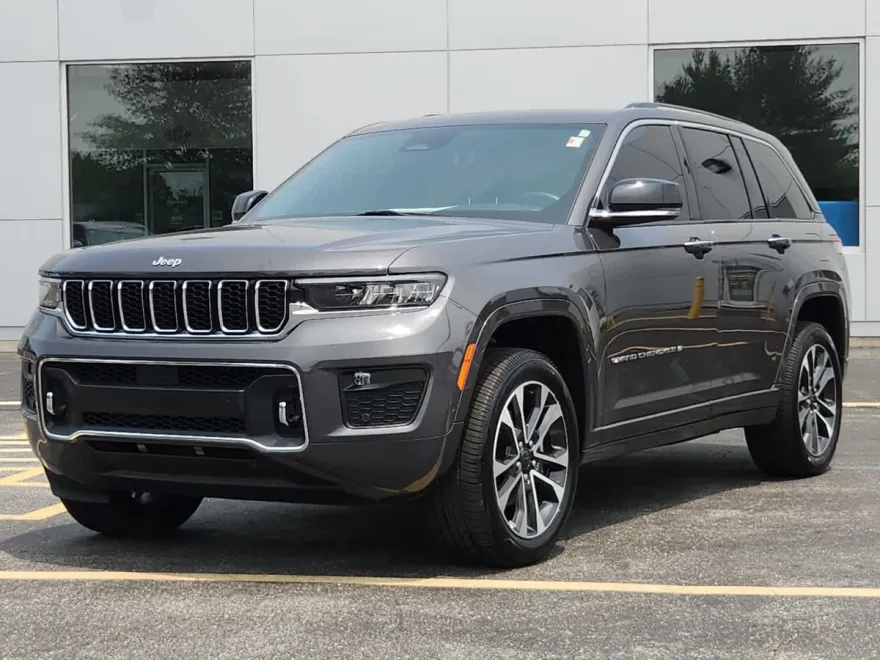 2022 Jeep Grand Cherokee Overland photo 1