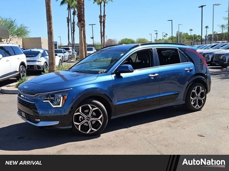 2023 Kia Niro SX Touring photo 1