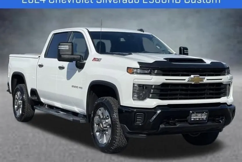 2024 Chevrolet Silverado 2500HD Custom photo 1