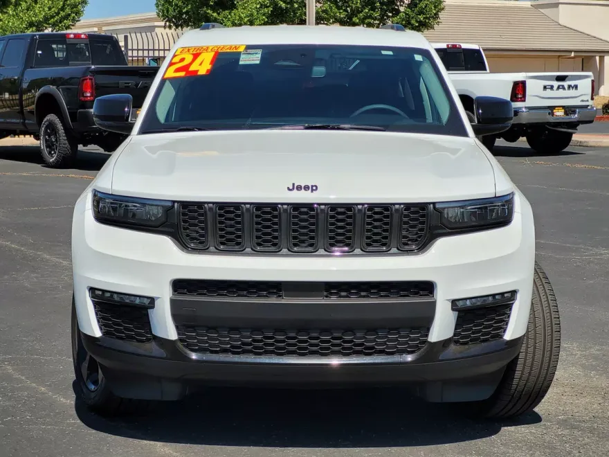 2024 Jeep Grand Cherokee Limited photo 1