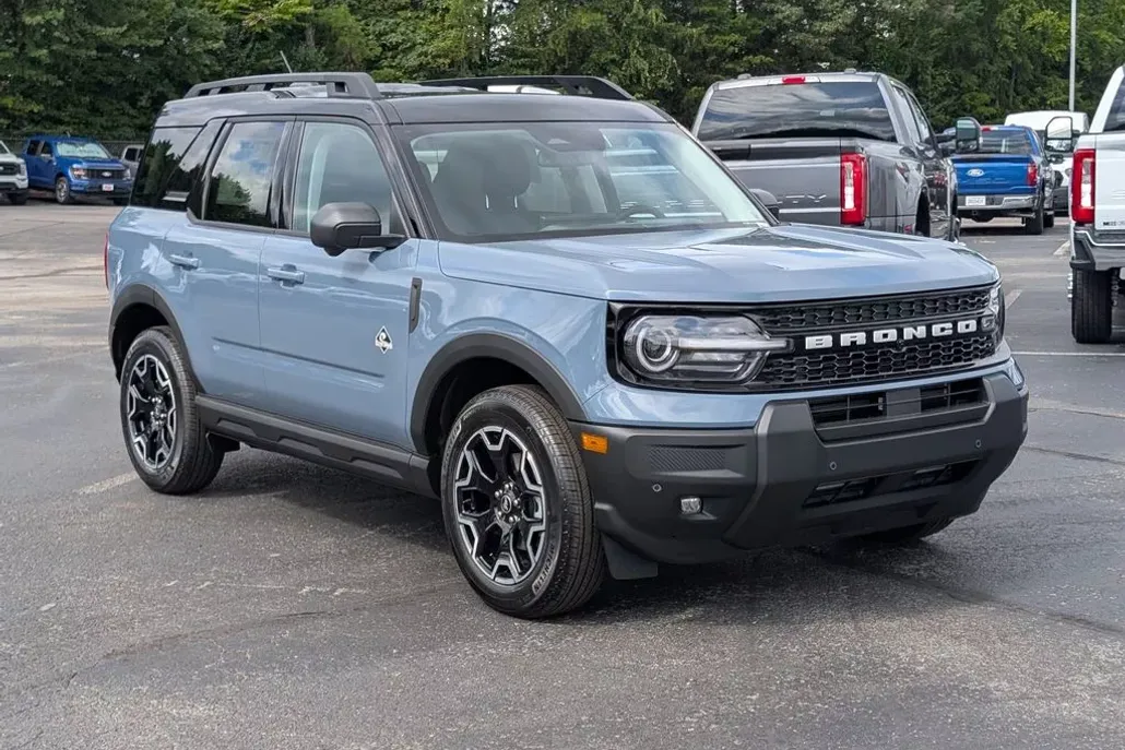 2025 Ford Bronco Sport Outer Banks photo 1