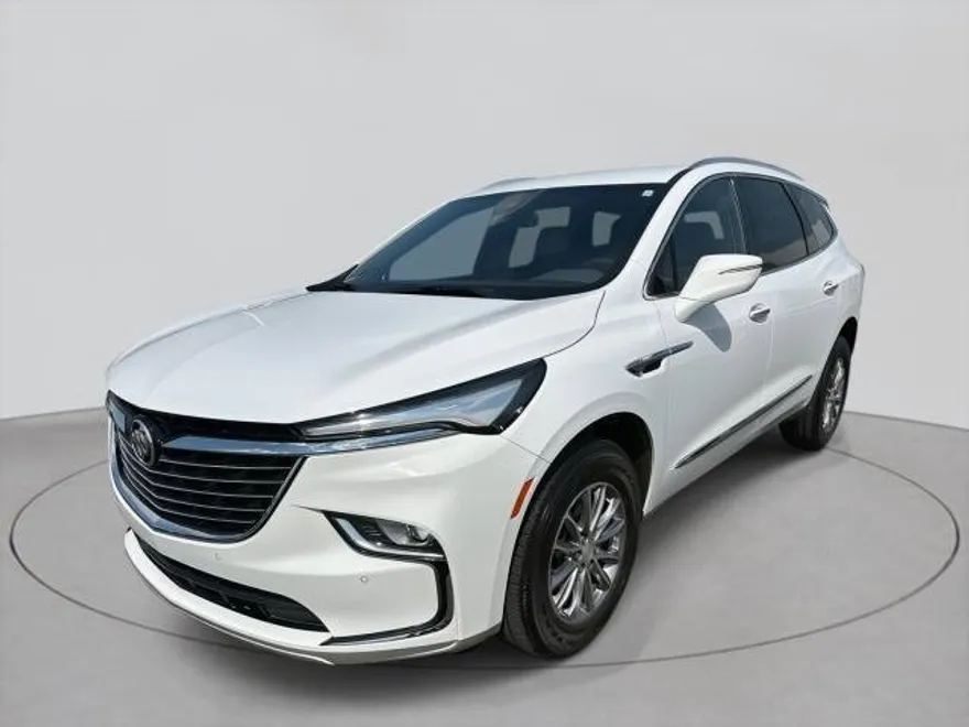 2022 Buick Enclave Essence photo 1