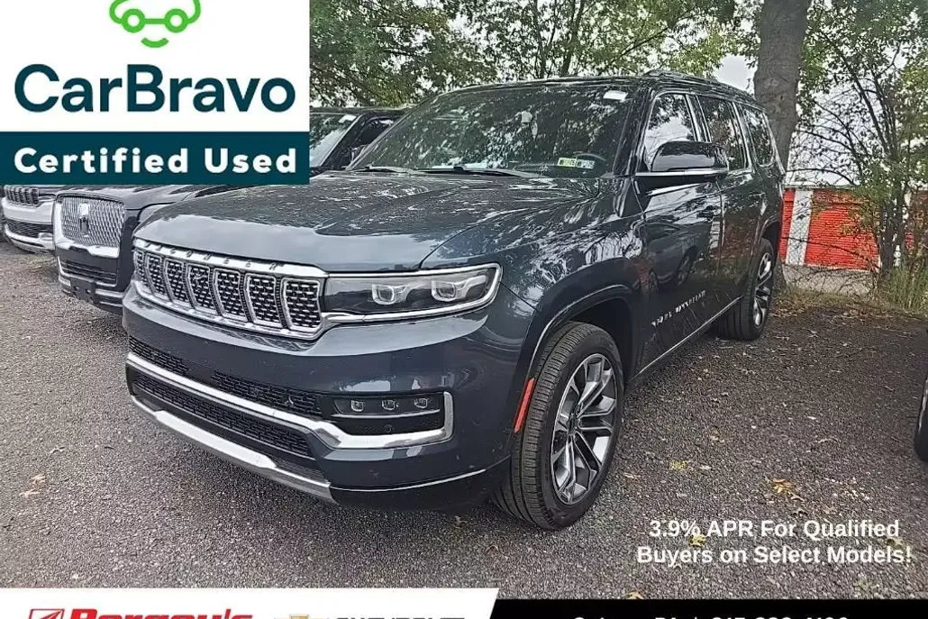 2023 Jeep Grand Wagoneer III photo 1