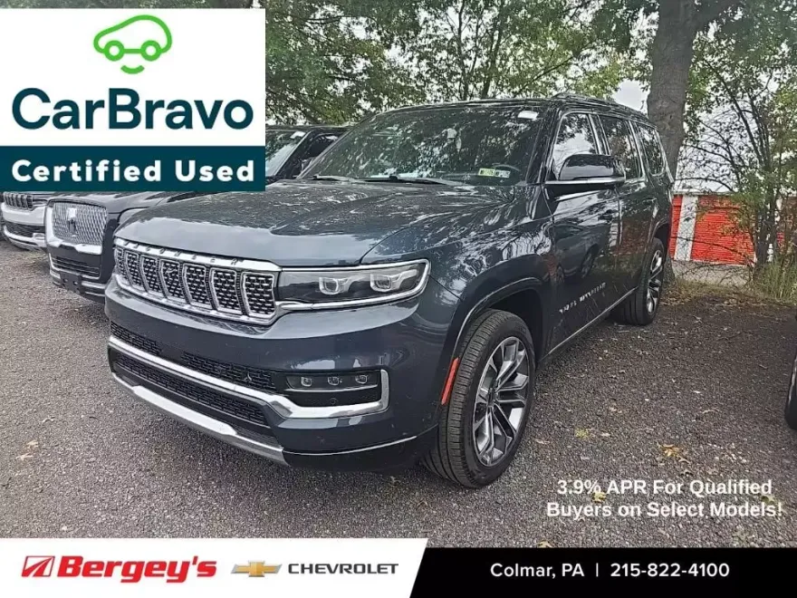 2023 Jeep Grand Wagoneer III photo 1
