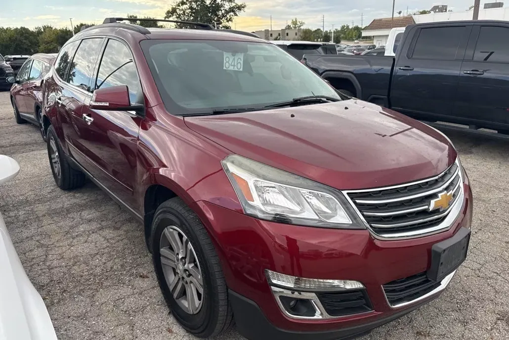 2017 Chevrolet Traverse 1LT photo 1
