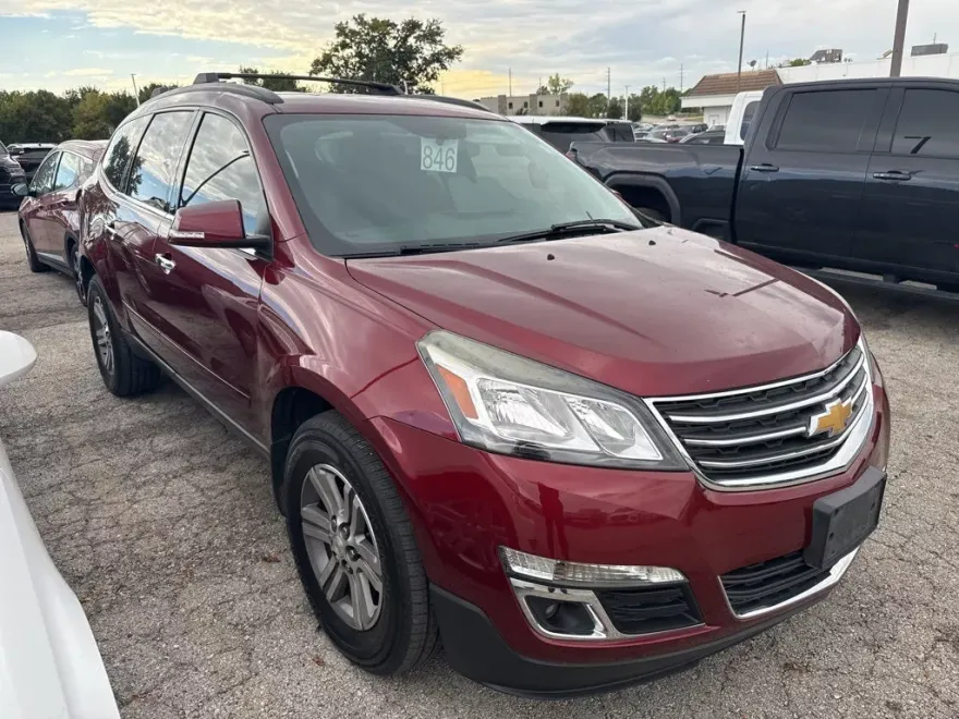 2017 Chevrolet Traverse 1LT photo 1