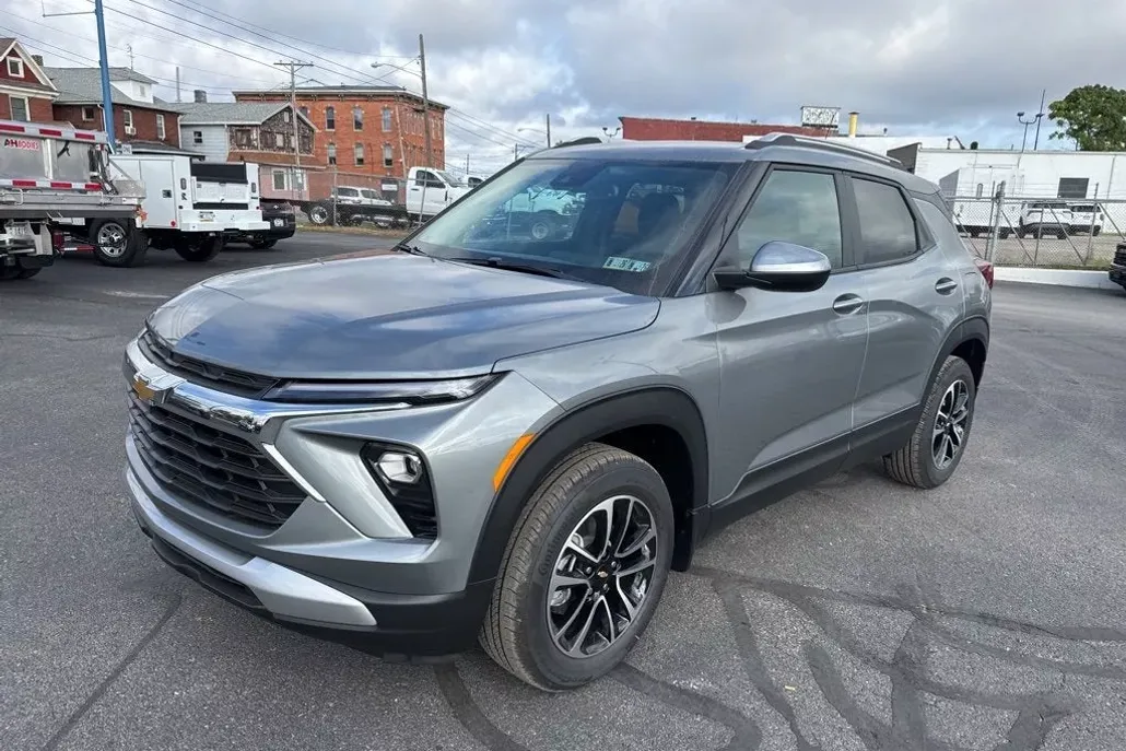2026 Chevrolet Trailblazer LT photo 1