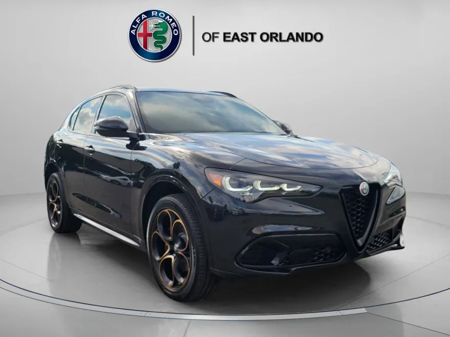 2025 Alfa Romeo Stelvio Sprint Base photo 1