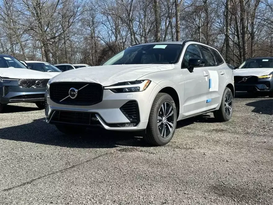 2025 Volvo XC60 B5 Core photo 1