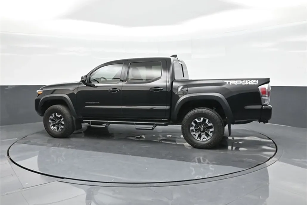 2023 Toyota Tacoma TRD Off-Road photo 1