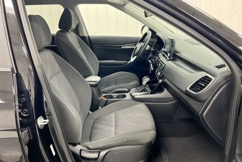 2023 Kia Seltos LX photo 1