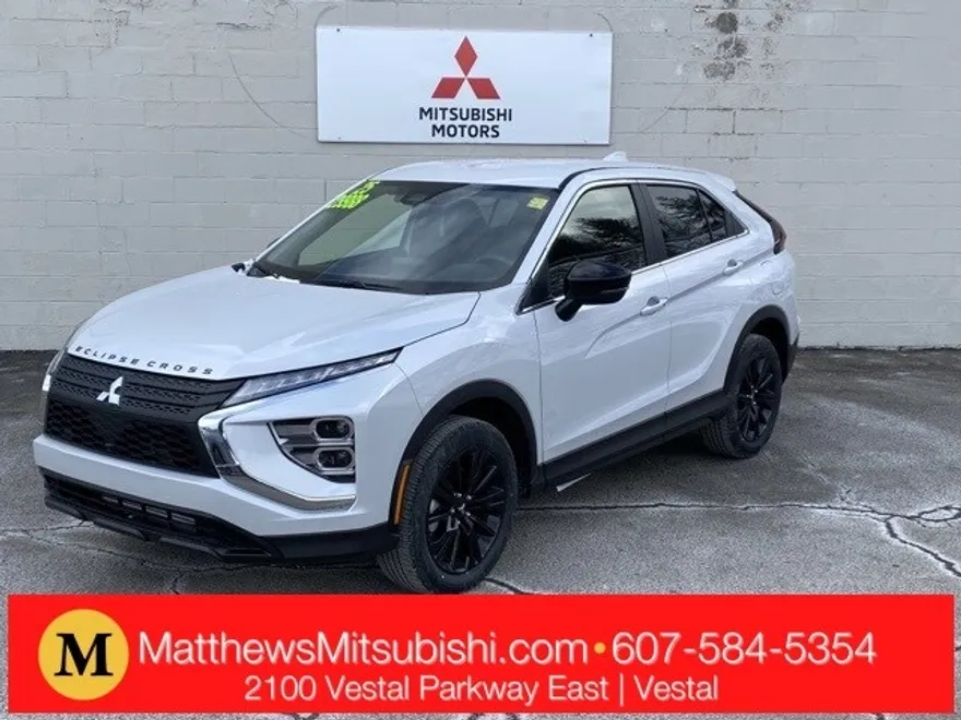 2025 Mitsubishi Eclipse Cross LE photo 1