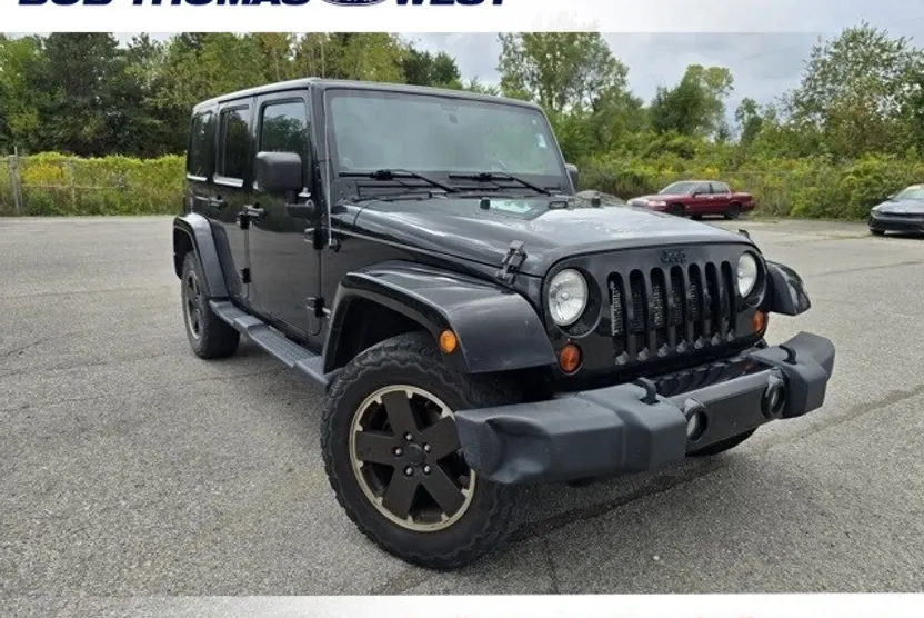 2012 Jeep Wrangler Unlimited Sahara photo 1