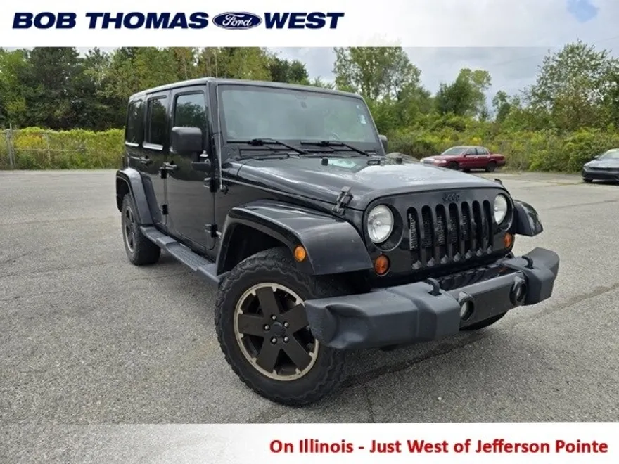 2012 Jeep Wrangler Unlimited Sahara photo 1