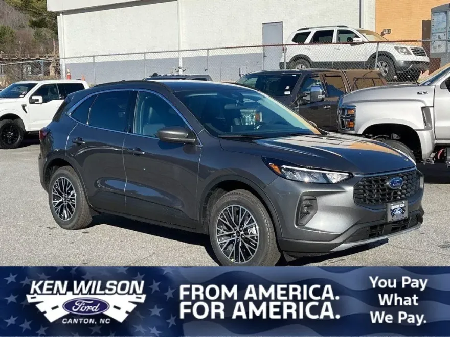 2025 Ford Escape photo 1