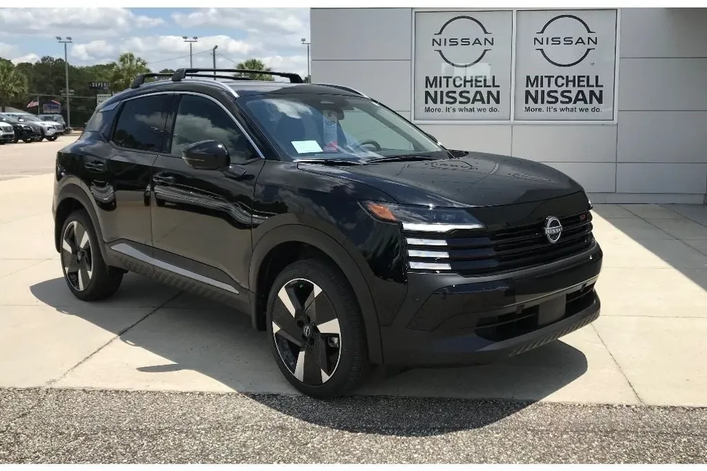 2025 Nissan Kicks SR photo 1