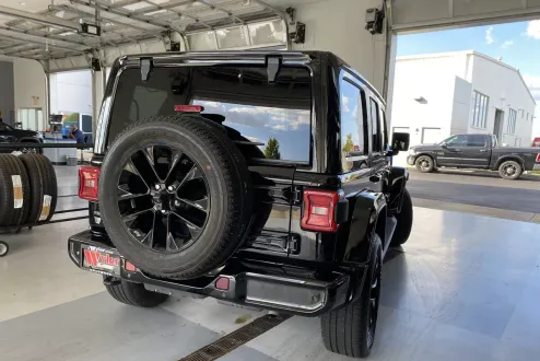 2021 Jeep Wrangler Unlimited Sahara High Altitude photo 3