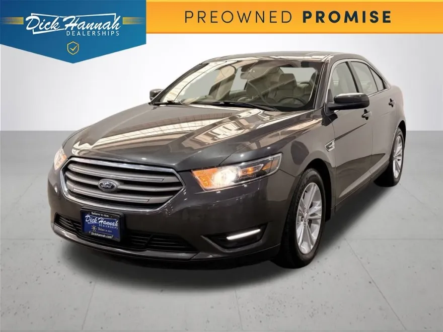 2019 Ford Taurus SEL photo 1