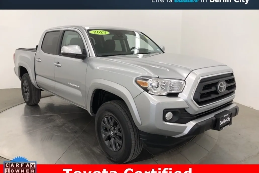 2023 Toyota Tacoma SR5 photo 1