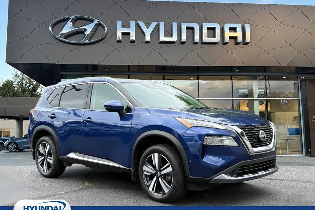 2023 Nissan Rogue SL photo 1
