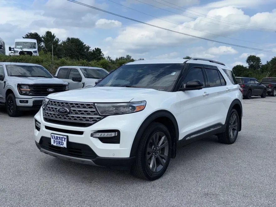 2022 Ford Explorer Limited photo 1