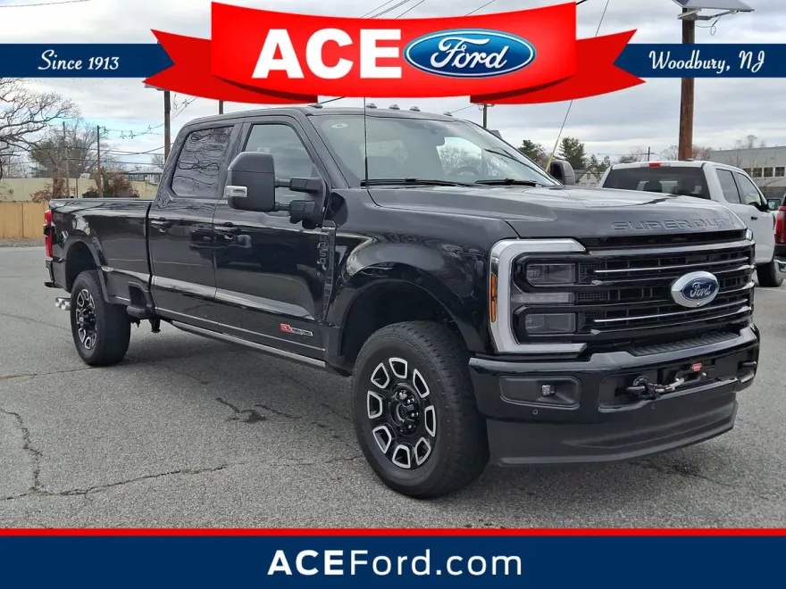 2025 Ford F-350 Platinum photo 1