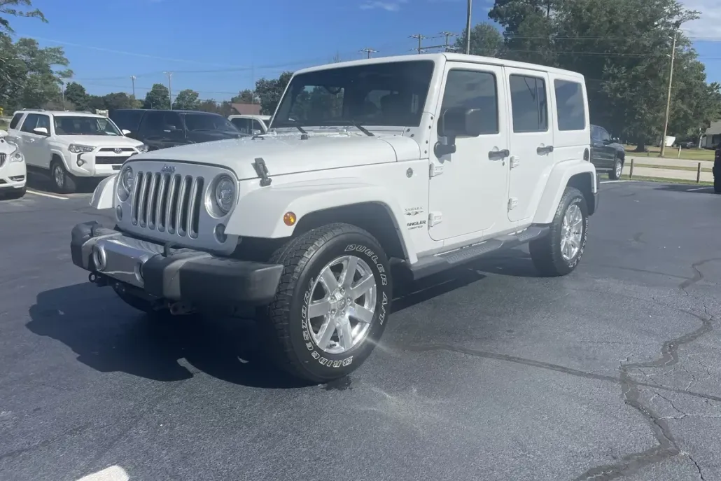 2017 Jeep Wrangler Unlimited Sahara photo 1