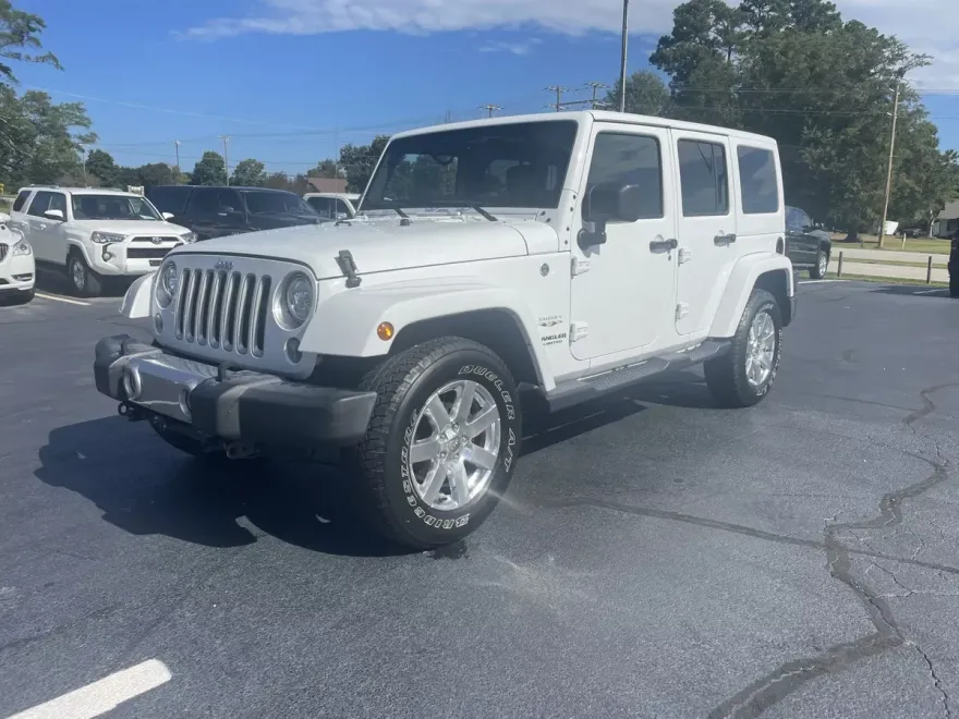 2017 Jeep Wrangler Unlimited Sahara photo 1