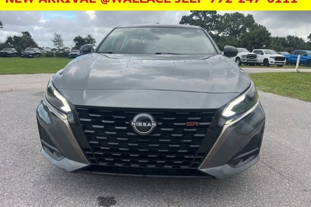 2023 Nissan Altima 2.5 SR photo 1