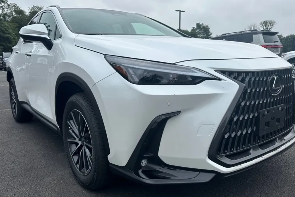 2025 Lexus NX 350 Premium photo 1