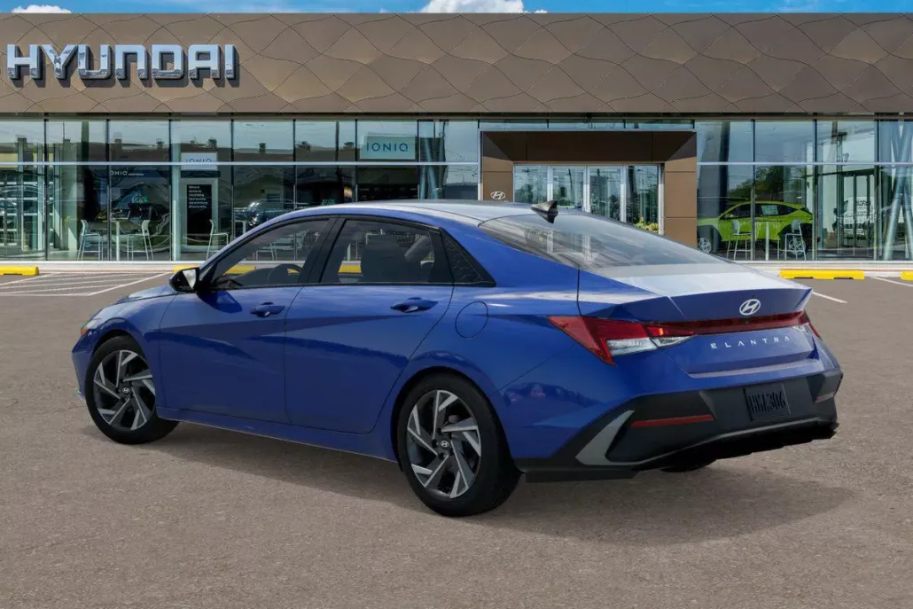 2025 Hyundai Elantra SEL Convenience photo 1