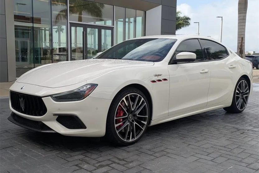2022 Maserati Ghibli Trofeo photo 1