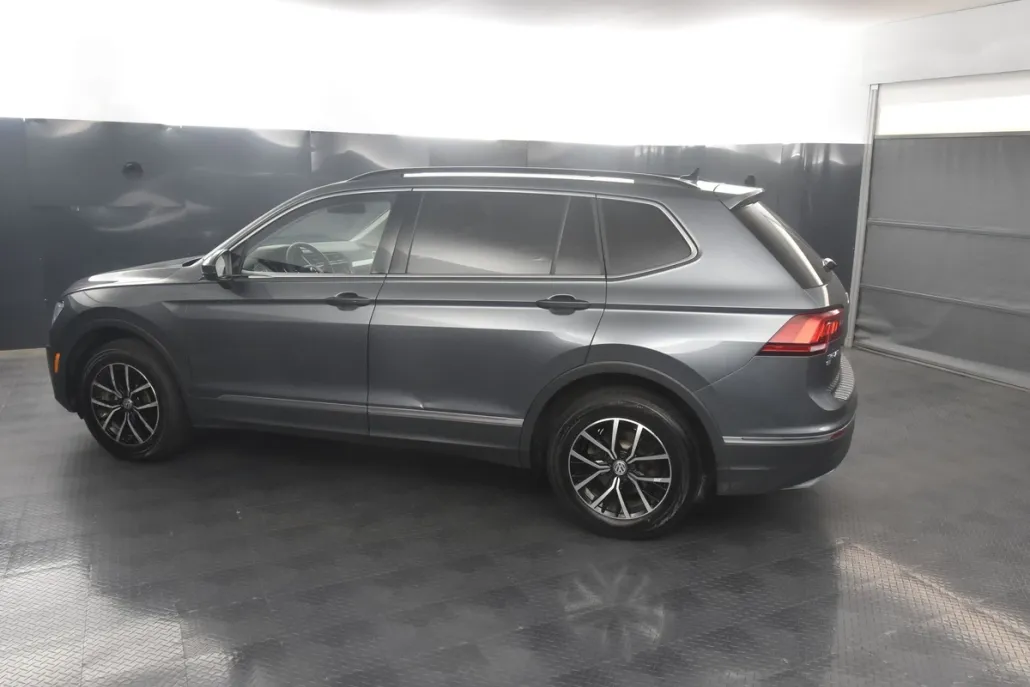 2021 Volkswagen Tiguan SE photo 1