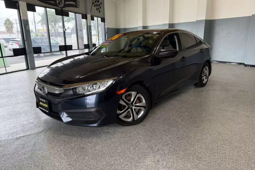 2016 Honda Civic LX photo 1
