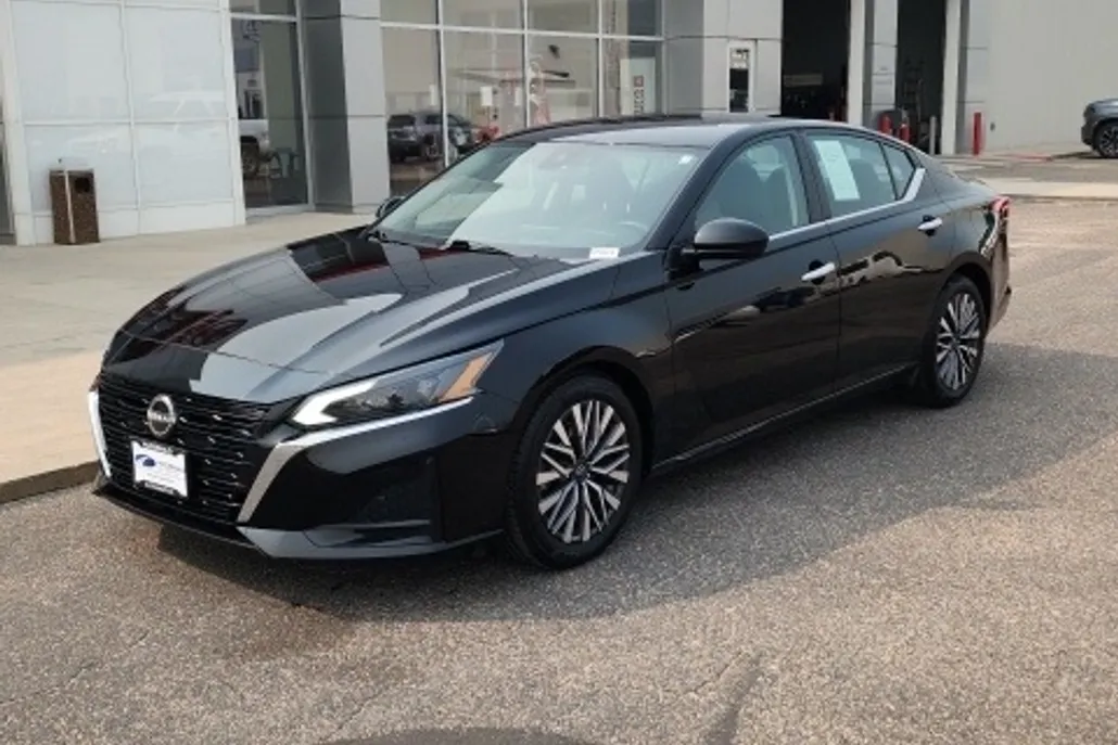 2023 Nissan Altima 2.5 SV photo 1