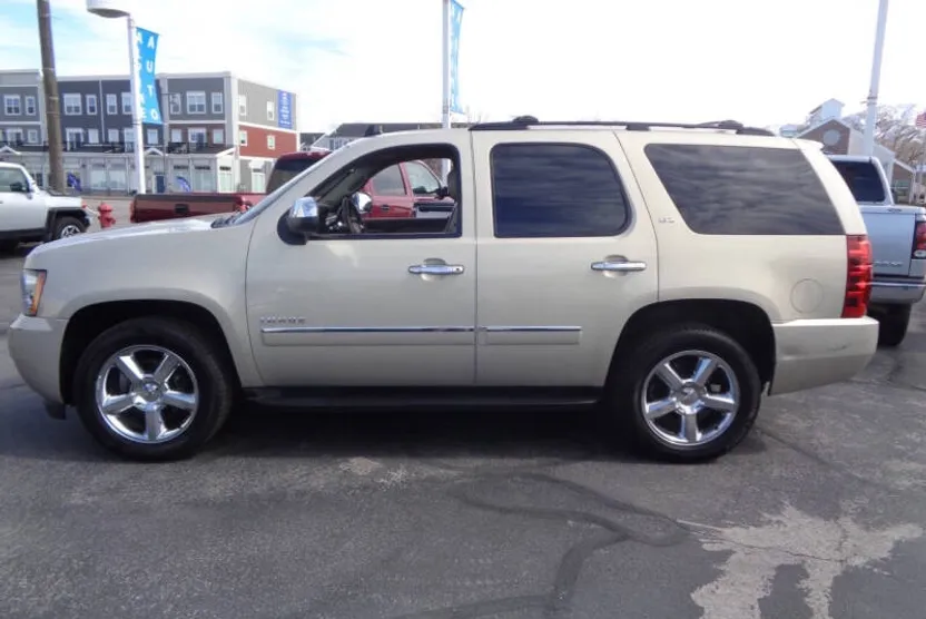 2012 Chevrolet Tahoe LTZ photo 1