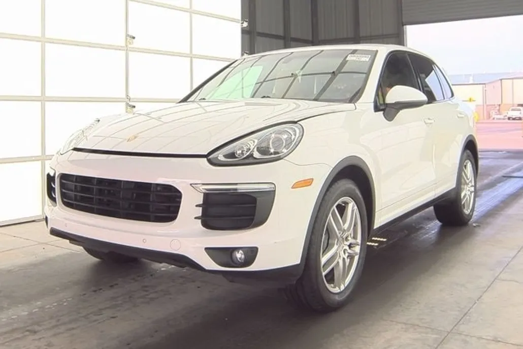 2018 Porsche Cayenne Base Platinum Edition photo 1