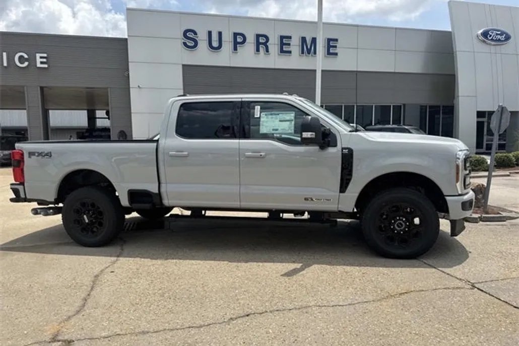 2025 Ford F-250 photo 1