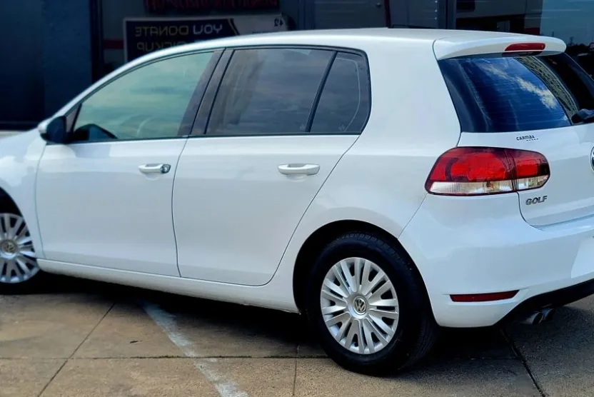 2014 Volkswagen Golf 2.5L photo 1