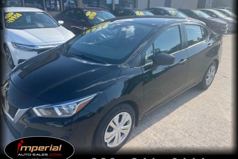 2020 Nissan Versa S photo 1