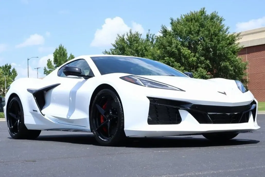 2025 Chevrolet Corvette E-Ray 2LZ photo 1