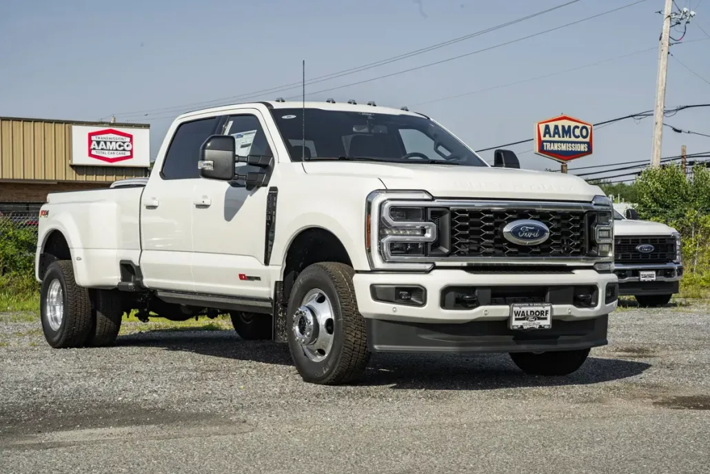 2025 Ford F-350 Platinum photo 1