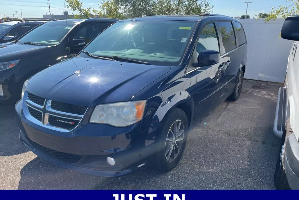 2017 Dodge Grand Caravan SXT photo 1