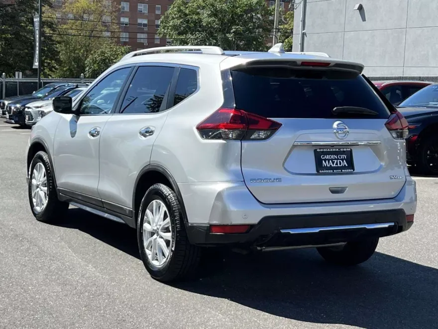 2020 Nissan Rogue SV AWD photo 2