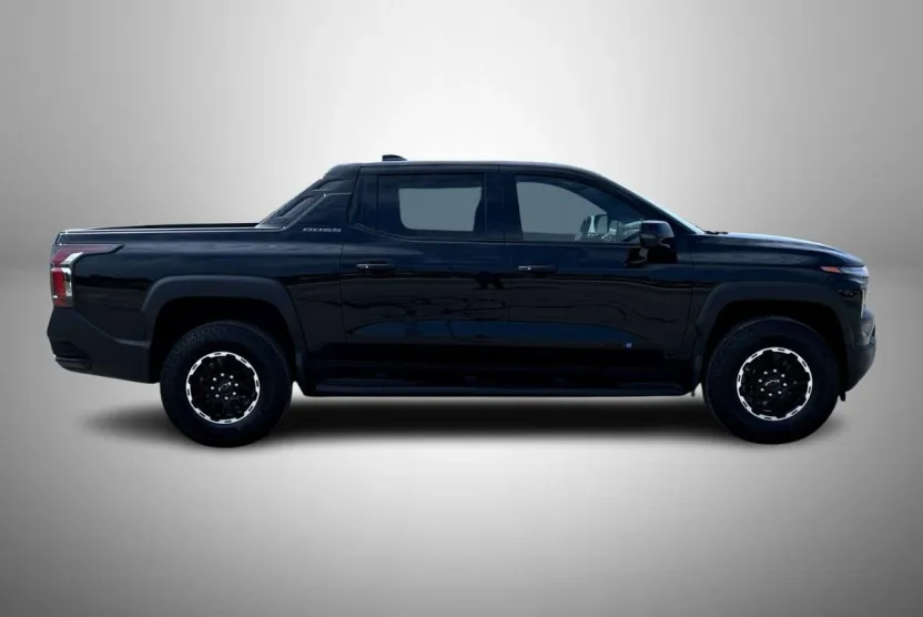 2026 Chevrolet Silverado EV Trail Boss photo 1