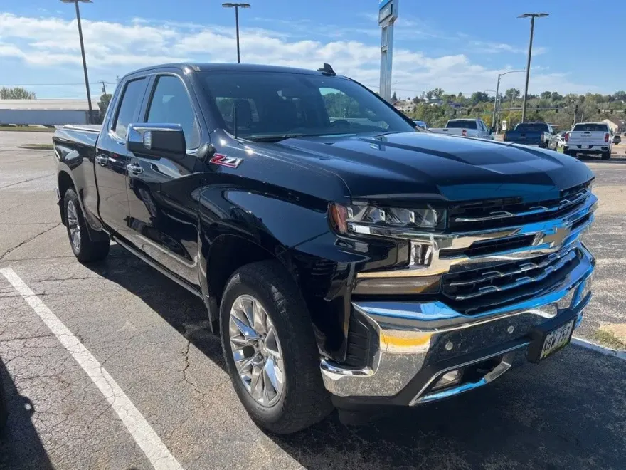 2019 Chevrolet Silverado 1500 LTZ photo 1