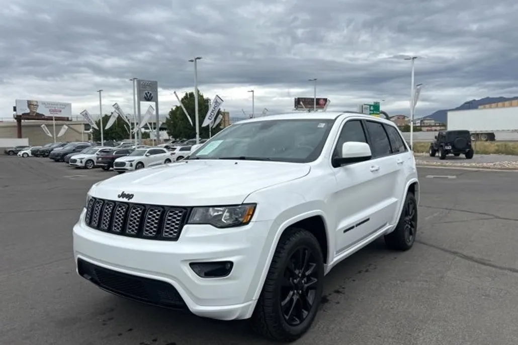 2018 Jeep Grand Cherokee Altitude photo 1
