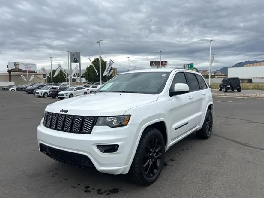 2018 Jeep Grand Cherokee Altitude photo 1
